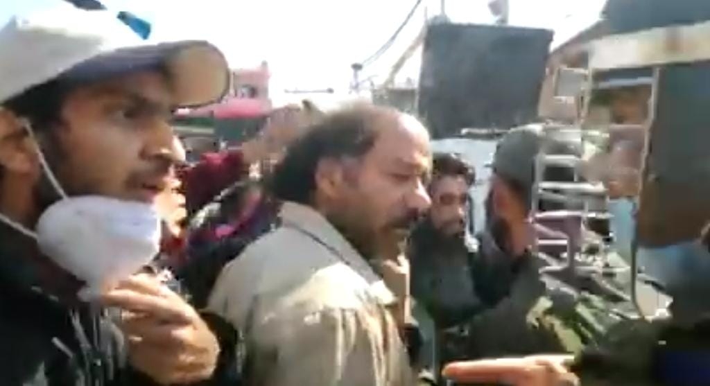 Watch video: BBC Cameraperson Among Two Journalists Allegedly Assaulted By Police in Nowhatta