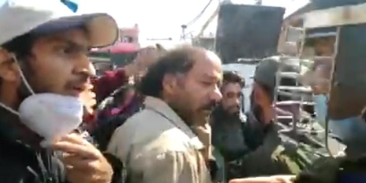 Watch video: BBC Cameraperson Among Two Journalists Allegedly Assaulted By Police in Nowhatta