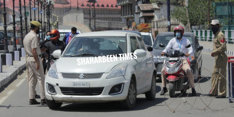 Glimpse of Covid-19 Curfew (Pics Zia Shakeel)