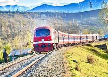 30-year-old labourer crushed to death by train in Kashmir