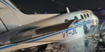 Air ambulance lands safely in Mumbai after losing tyre during take off