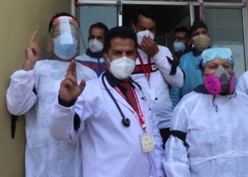 Health workers, doctors stage protest against Baba Ramdev