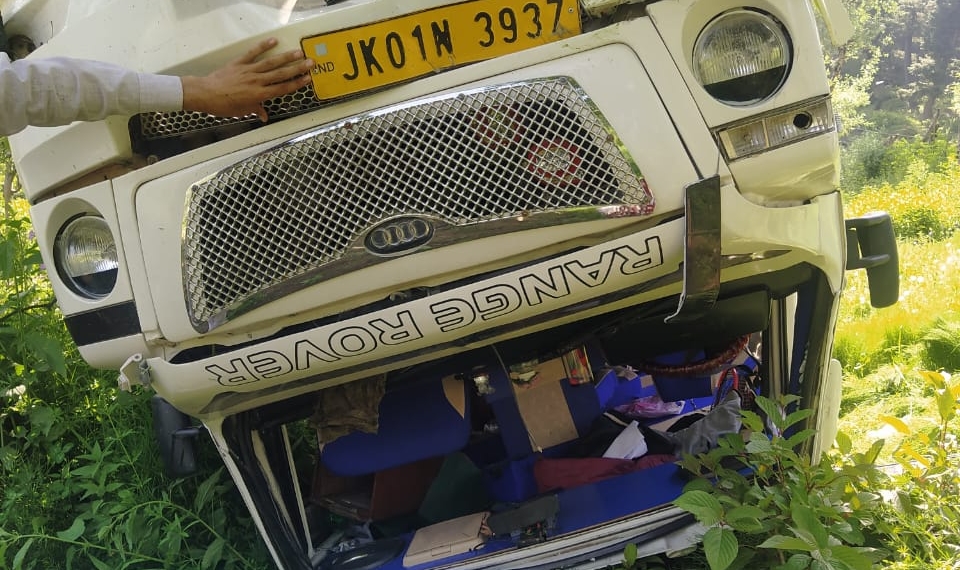 5 injured in Road accident