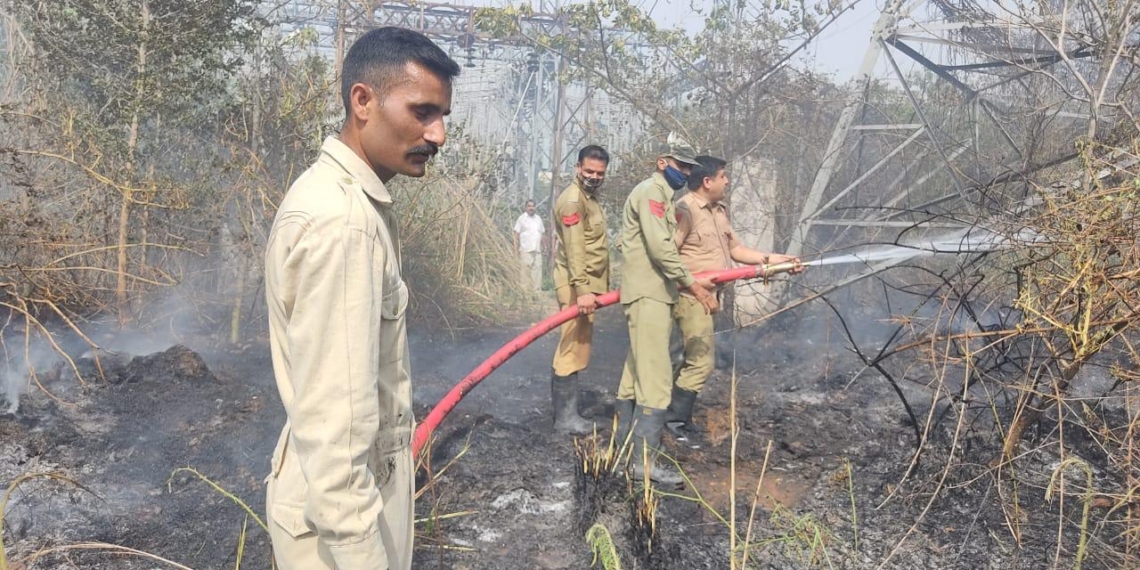 Massive fire breaks out at Baran Power Grid Station in Jammu outskirts