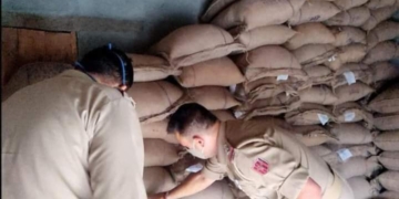 Police seizes 108 bags of FCI rice and wheat