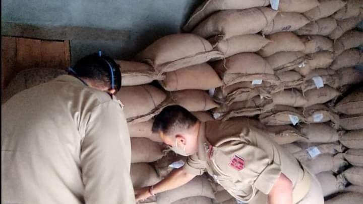 Police seizes 108 bags of FCI rice and wheat