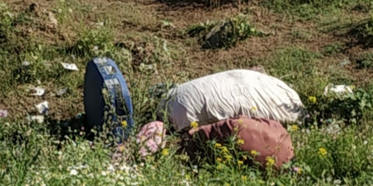 Suspicious Bag found at Lasjan in outskirts of Srinagar, BDS On Job