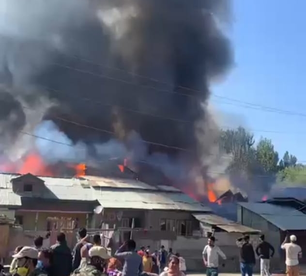 Massive Blaze Breaks Out in Srinagar
