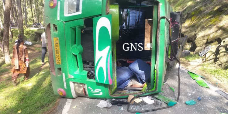 9 women among 15 injured in j&k