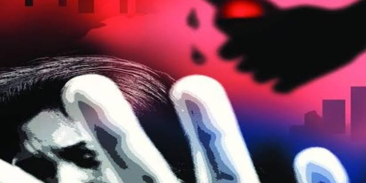 Girl injured in acid attack in kashmir, shifted to Srinagar hospital