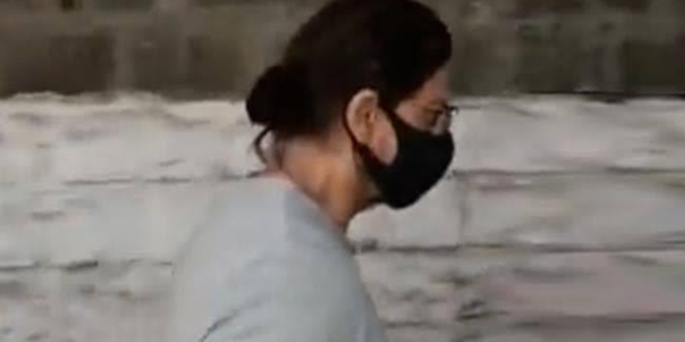 Shah Rukh Khan Meets Son Aryan Khan In Mumbai Jail