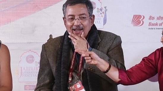 Veteran journalist Vinod Dua in ICU; daughter Mallika Dua says condition ‘beyond critical’