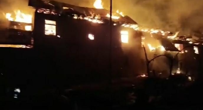 Blaze Renders 9 Families Homeless in Kashmir