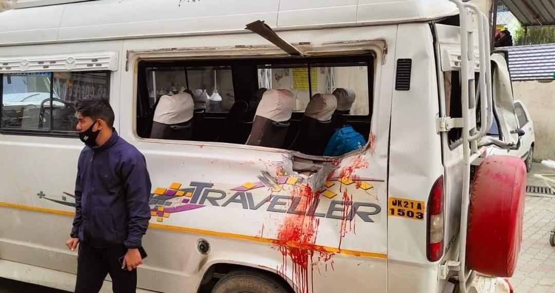 1 killed, 3 injured after boulder hits tempo in Ramban