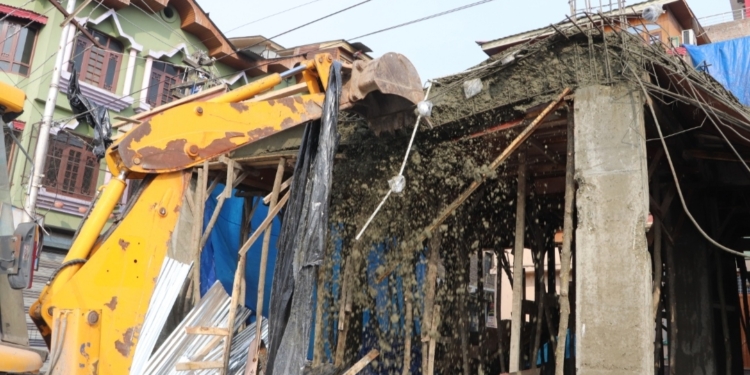 LC&MA conducts demolition drive in various City areas,Two helpers/ watchers put under suspension for not reporting illegal constructions