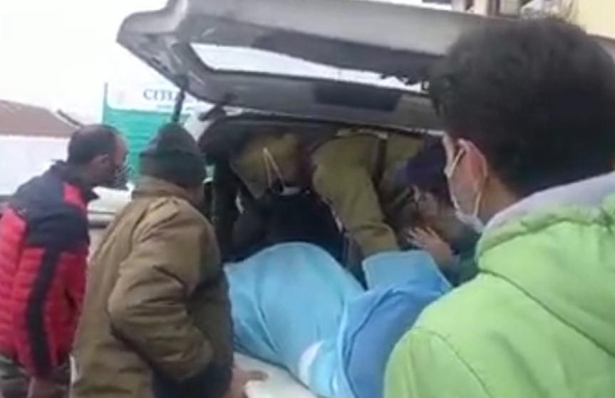 Police constable died of a massive heart attack in kashmir video Availabe