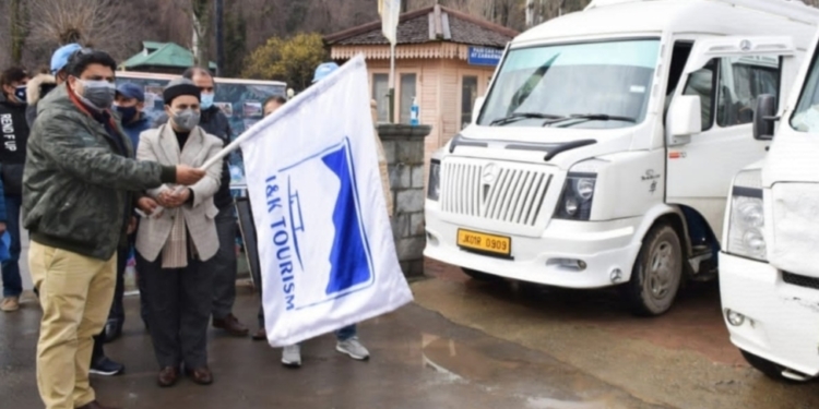 J&K Govt launches ‘Srinagar City Heritage Tour Bus Service’