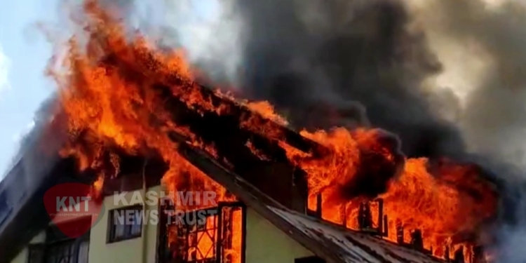 Fire brokeout in Srinagar Video Available