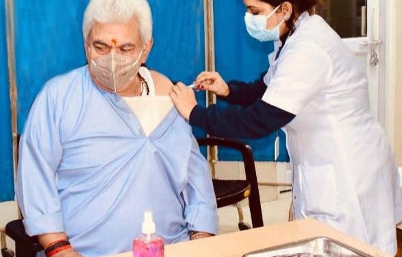 Watch: Lt Governor launches Covid-19 vaccination drive for administering precaution dose to HCWs, FLWs & senior citizens with co-morbidities in J&K