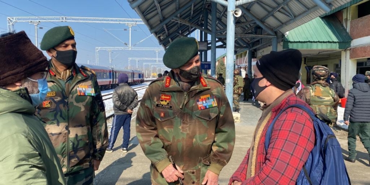 Lt Gen YK Joshi Along with GOC Chinar Corps Travelled Together In Train From Anantnag To Qazigund, Interacted With Commuters