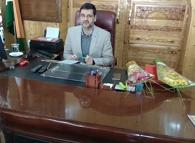 Watch Video: DC Budgam Appealing People To Follow Covid-19 SPO’s Strictly