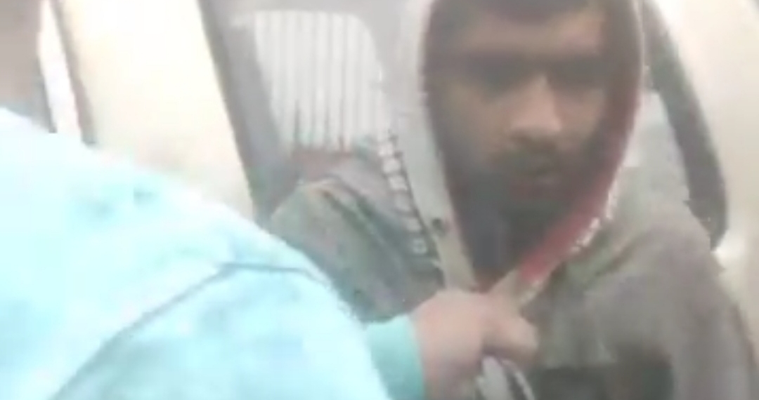 Kashmir: Watch Video Sexual harassment in broad day light,Salute to Mr. Jahangir of The News Stock who succeeded in catching this woman harasser