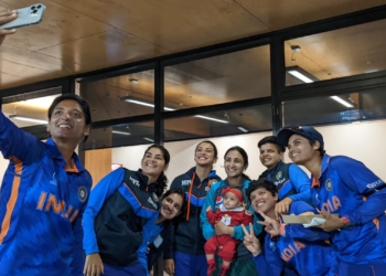 Watch: Indian cricketers show love to Pakistan captain…..