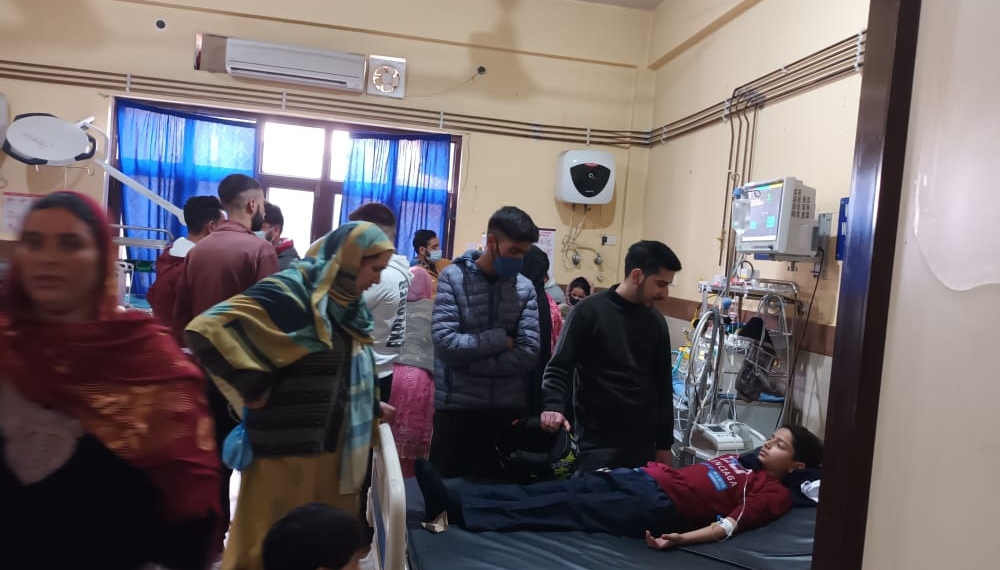 Scores Students of School Injured in Kashmir Accident