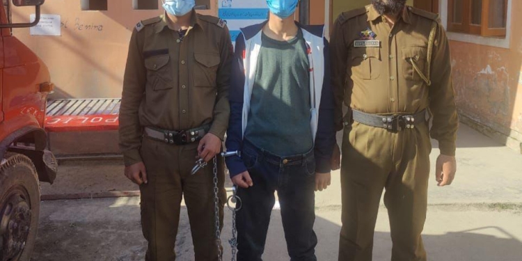 Fraudster arrested for collecting money from public on pretext of issuing Digital Door number plates in Srinagar: Police