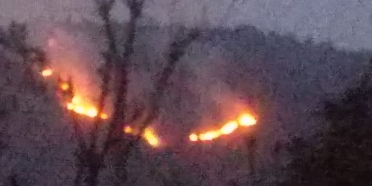 Massive fire broke out in this Area in Kashmir
