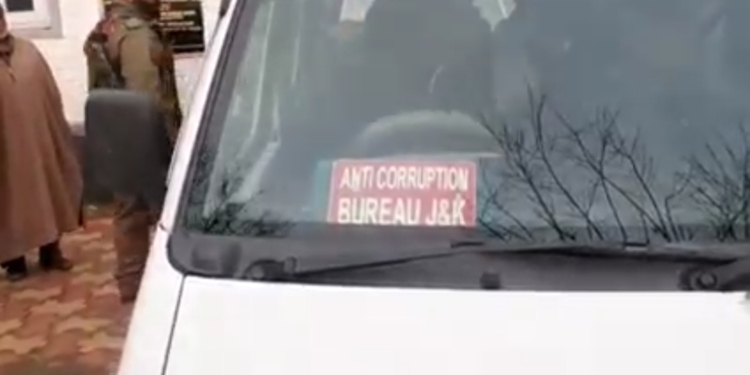 ACB Arrests Technical Assistant, Tout While Accepting Bribe in Kashmir watch Video