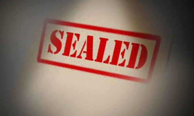 Srinagar Development Authority (SDA) has carried out a major crack down of illegal structures    seals 11 structures….