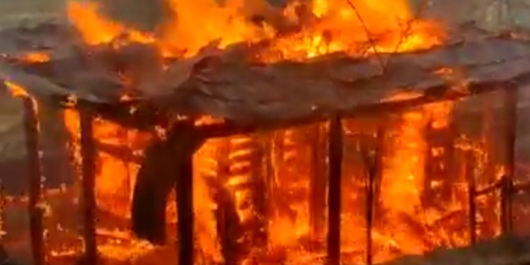 Watch Massive fire broke outin  Sufi Saint’s Shrine in Kashmir…..