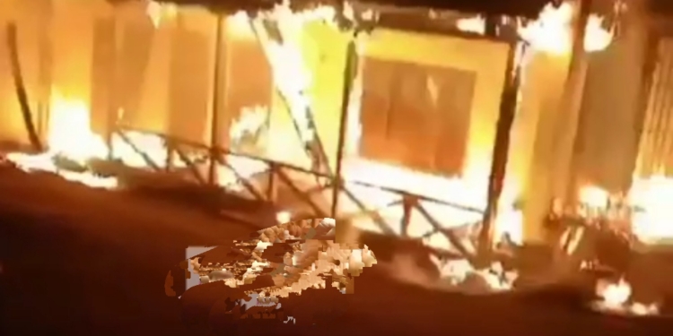 Watch Massive Fire broke out School Building in Kashmir