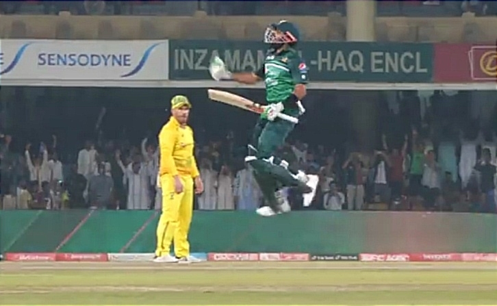 Pakistan beat Australia by 6 wickets,A well-planned chase from Pakistan! It was a mountain of a target in front of them