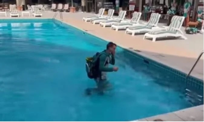 Video: Alex Carey falls in hotel pool, leaving Australian………….