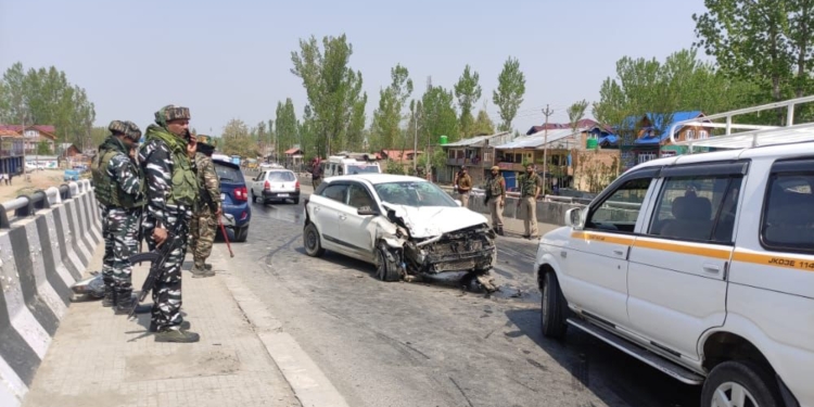 Woman among 3 injured in Jammu And Kashmir