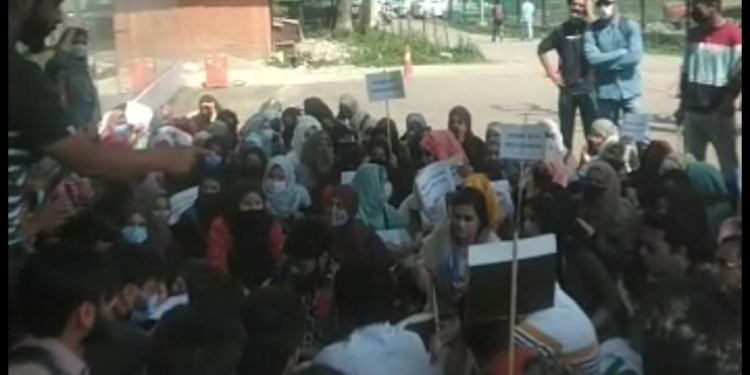 Kashmir University Students Protest…