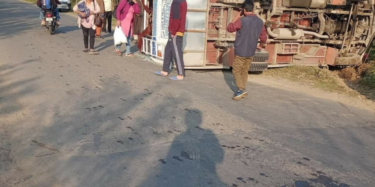 At least six tourists injured in Kashmir…