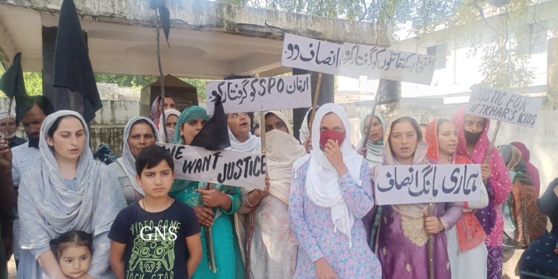 Family members of a policeman in J&K Stages Protest For Probe By SIT