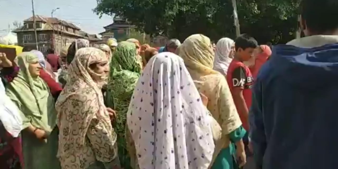 ‘Worst’ power scenario spark protest in the heart of Srinagar city