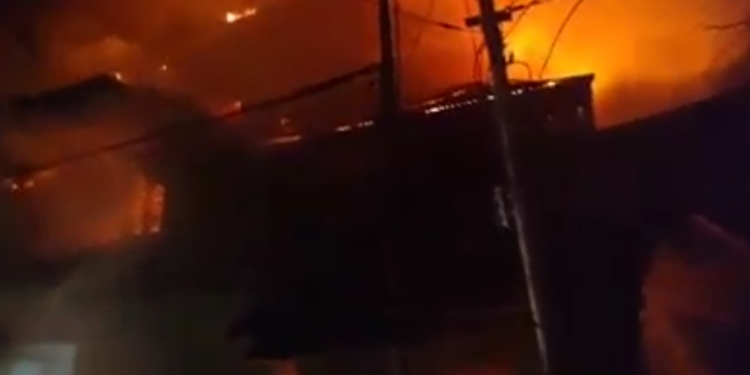 Massive fire broke out in Anantnag: 3 Complexes, Pandit Ashram Suffer Damage…..