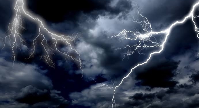 Man Dies After Struck By Lightning in Kashmir ….