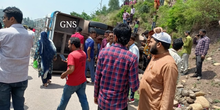 J&K: Several Injured In Minibus Accident