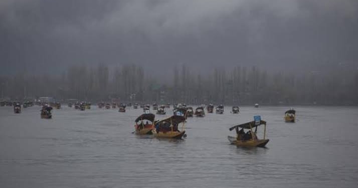 Windstorm: 4 troopers rescued after their boat capsizes in Lake, Tourists evacuated….