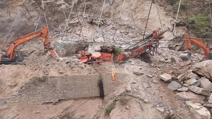 Update: Collapsing of Tunnel: