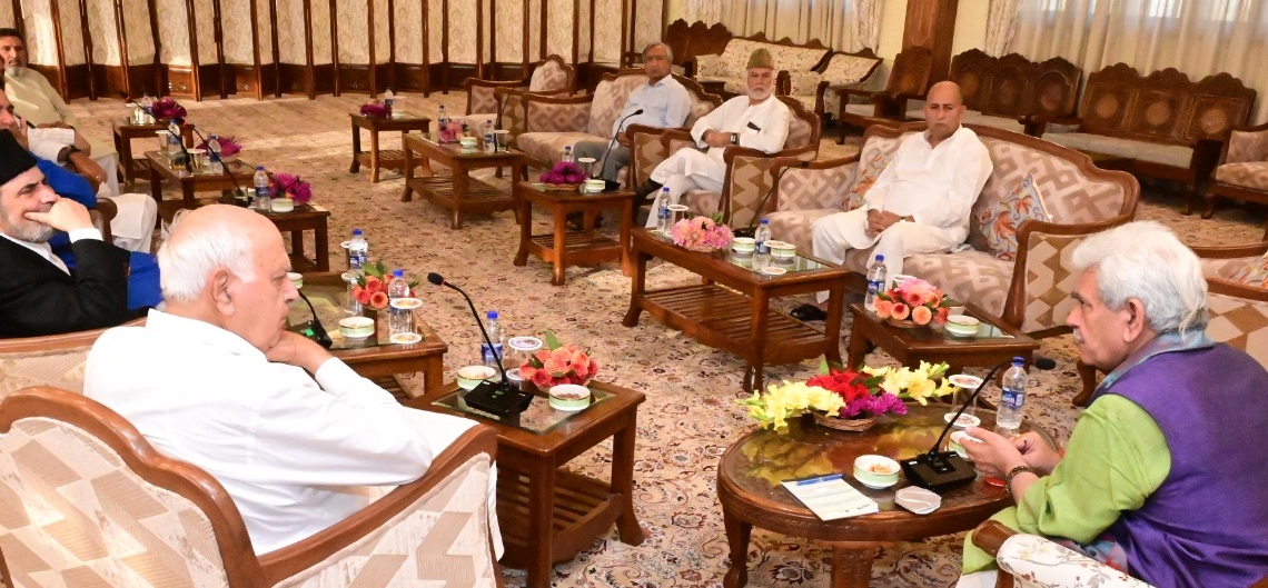 LG Hosts ‘High Tea’ For Political Leaders, Mehbooba Skips,Another  Meeting After Ten Days