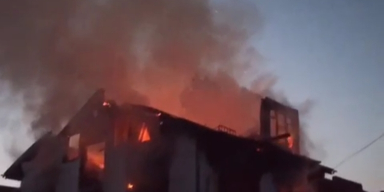 Massive Fire Breaks Out in Residential House in Srinagar
