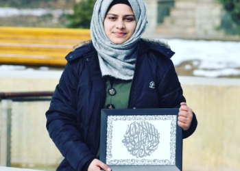 Meet Abida Rashid: An 20-year-old islamic calligrapher and medical student from HMT Srinagar
