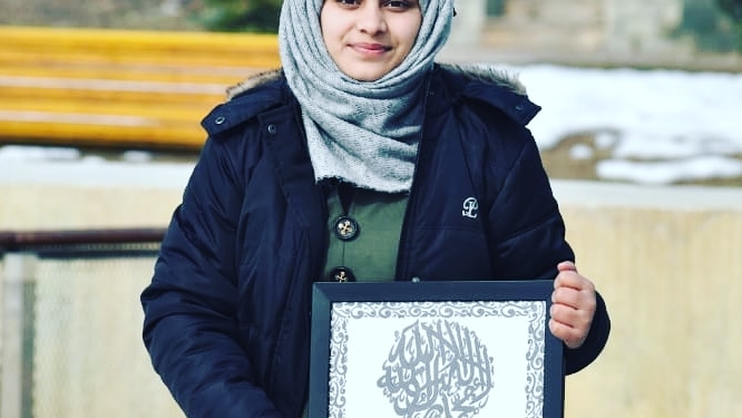 Meet Abida Rashid: An 20-year-old islamic calligrapher and medical student from HMT Srinagar